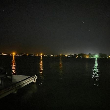 Lakeshore Inn Water Front 摩西湖 外观 照片