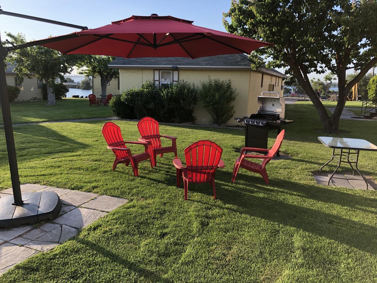 Lakeshore Inn Water Front 摩西湖 外观 照片